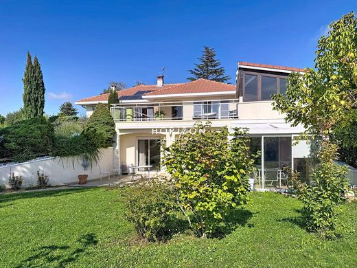 Luxus-Haus in Chevagny-les-Chevrières, Saône-et-Loire