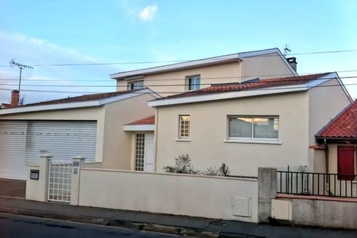 Casa de lujo en Bègles, Gironda