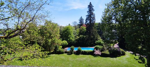 Apartment / Etagenwohnung in Louveciennes, Yvelines