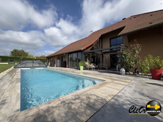 Lüks ev Sornay, Saône-et-Loire