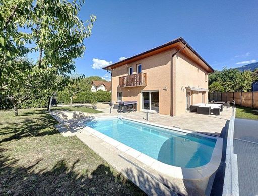 Luxus-Haus in Neydens, Haute-Savoie