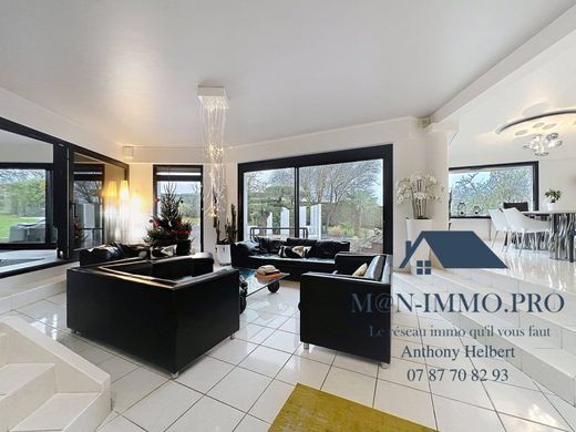 Luxury home in Trégueux, Côtes-d'Armor