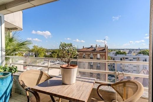 Apartment in Suresnes, Hauts-de-Seine