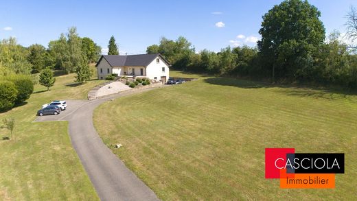 Maison de luxe à Courcelles-Chaussy, Moselle