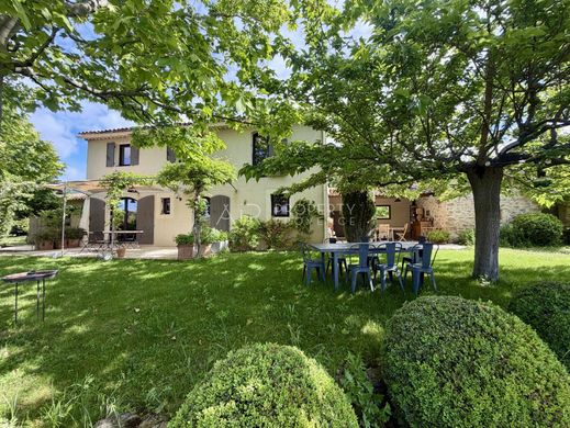 Luxury home in Vaugines, Vaucluse