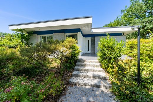 Luxury home in Dammarie-les-Lys, Seine-et-Marne