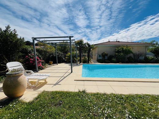 Luxe woning in Le Teich, Gironde