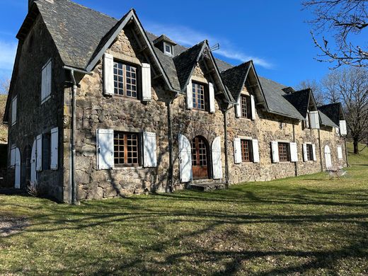 Luxe woning in Saint-Cernin, Cantal