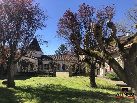 Luxury home in Salles-Lavalette, Charente