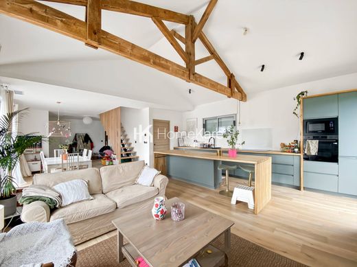 Luxury home in Mérignac, Gironde