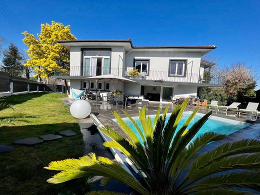 Casa di lusso a Pessac, Gironda