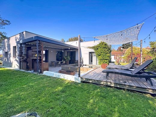 Casa di lusso a Montauban, Tarn-et-Garonne