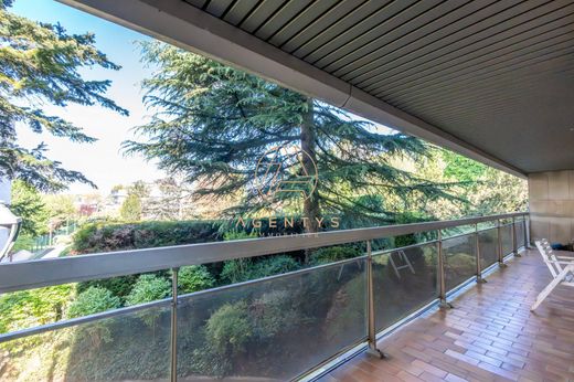 Apartment in Bry-sur-Marne, Val-de-Marne
