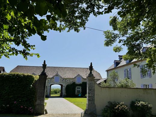 Casa di lusso a Morlaàs, Pirenei atlantici