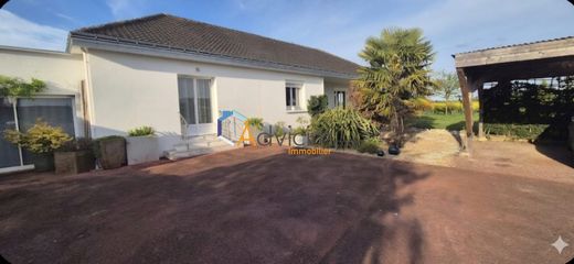 Luxury home in Fondettes, Indre and Loire