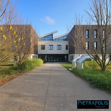 Office in Saint-Priest, Rhône