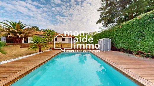Luxury home in Libourne, Gironde
