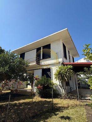 Luxe woning in Saint-Denis, Réunion