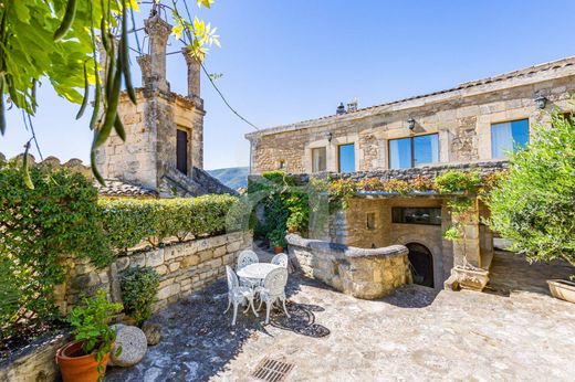 Maison de luxe à Lacoste, Vaucluse