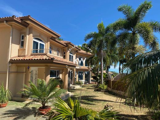 Элитный дом, Faa'a, Îles du Vent