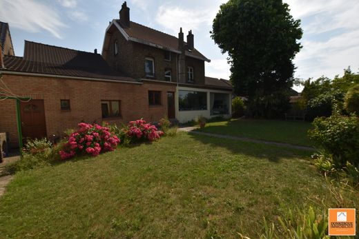 Luxury home in Dunkirk, North