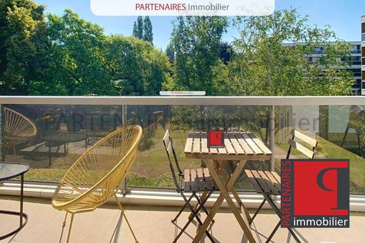 Apartment in Le Chesnay, Yvelines