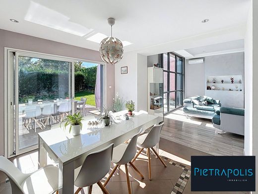 Πολυτελή κατοικία σε Saint-Apollinaire, Cote d'Or