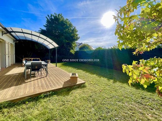 Casa de lujo en Saint-Jean-le-Blanc, Loiret