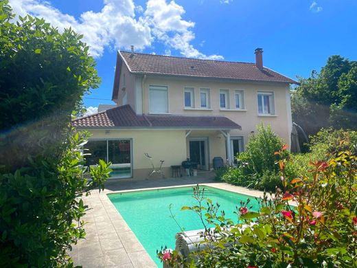 Maison de luxe à Sainte-Foy-lès-Lyon, Rhône