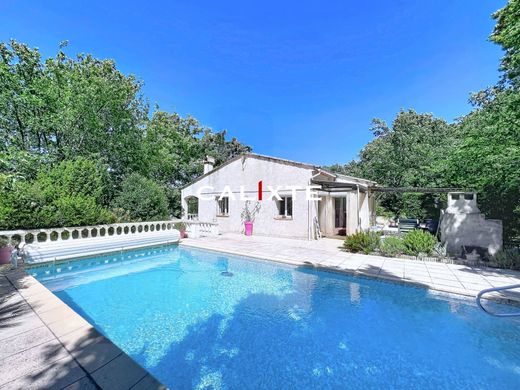 Lüks ev Fayence, Var