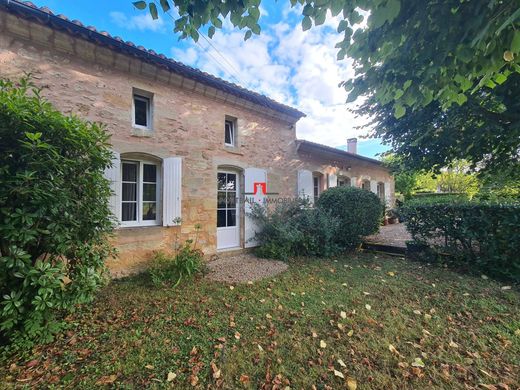 Luxe woning in Saint-Seurin-de-Bourg, Gironde