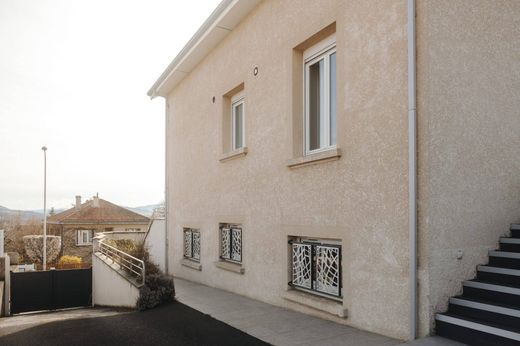 Luxe woning in Cournon-d'Auvergne, Puy-de-Dôme