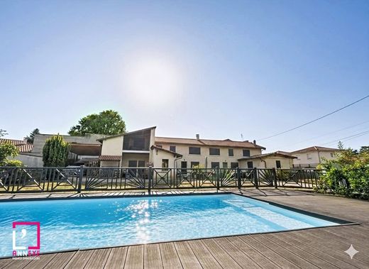 Luxury home in Montanay, Rhône