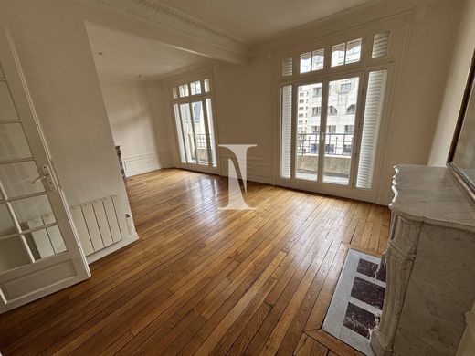 아파트 / Motte-Picquet, Commerce, Necker, Paris