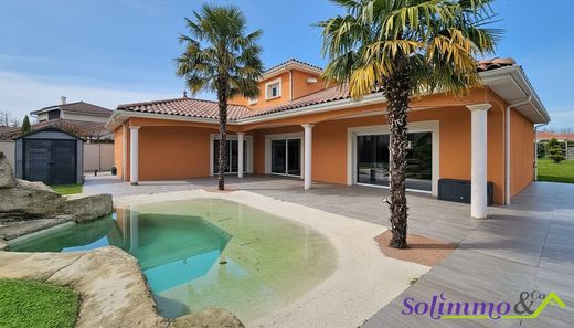 Casa de lujo en Montceau, Isere