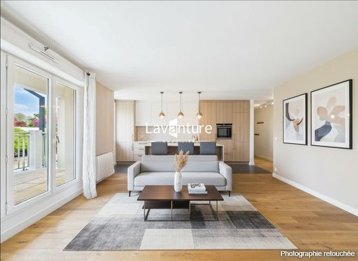 Apartment in Châtenay-Malabry, Hauts-de-Seine