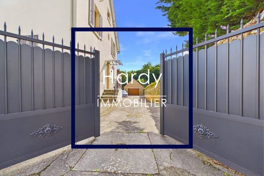 Luxury home in Boisemont, Val d'Oise