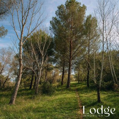 ‏קרקע ב  Mallemort, Bouches-du-Rhône