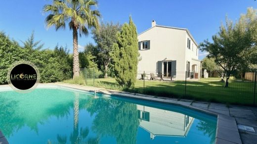 Luxe woning in Marignane, Bouches-du-Rhône