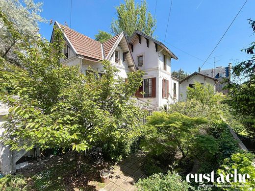 Maison de luxe à Colombes, Hauts-de-Seine