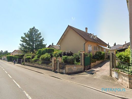 Casa di lusso a Charly, Rhône