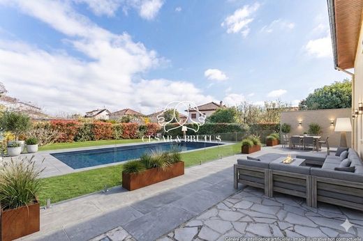 Luxury home in Corbas, Rhône
