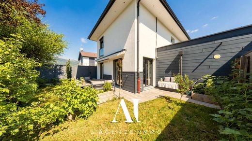 Luxury home in Ségny, Ain
