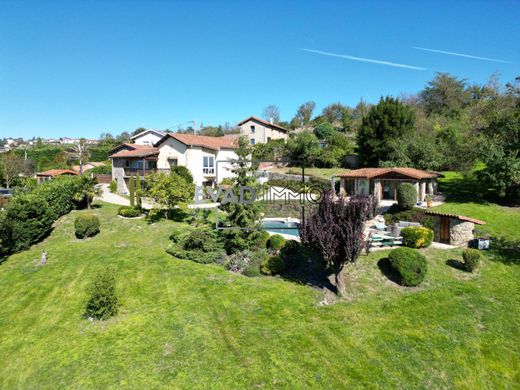 Luksusowy dom w Saint-Bonnet-les-Oules, Loire