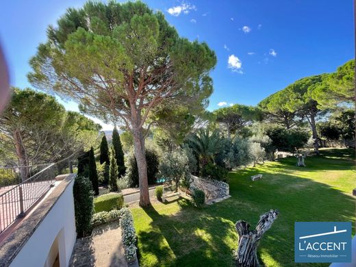 Luxus-Haus in Nîmes, Gard