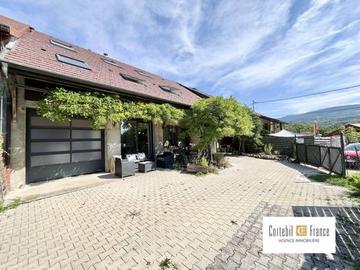 Maison de luxe à Cernex, Haute-Savoie