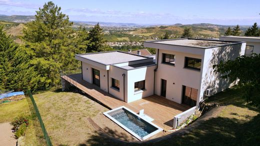 منزل ﻓﻲ Veyre-Monton, Puy-de-Dôme