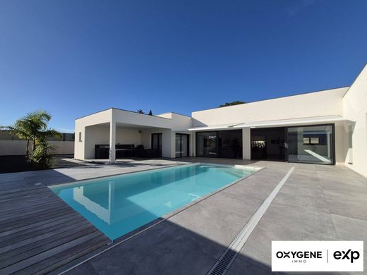 Luxury home in Perpignan, Pyrénées-Orientales
