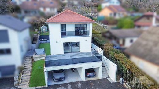 Luxury home in Farges, Ain