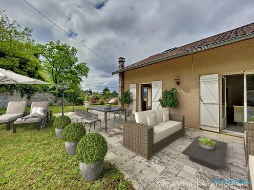 Luxury home in Montanay, Rhône